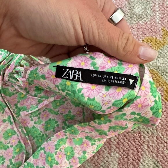 y2k silky floral halter top - Picture 4 of 4